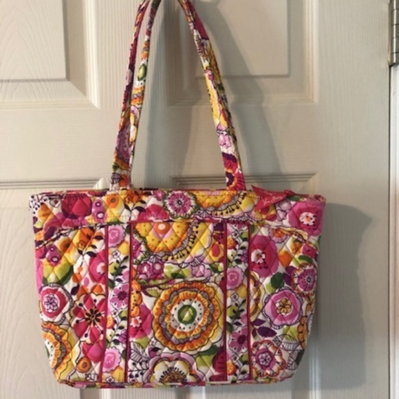 Vera Bradley Handbags - NWOT Vera Bradley Shoulder Bag with Floral Pattern